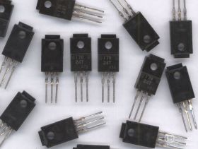 24V 1A 7824 TO-220 IZOLOWANY STABILIZATOR