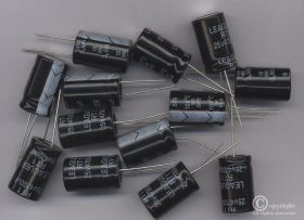 4700uF/25V/105C KONDENSATOR ELEKTROLITYCZNY