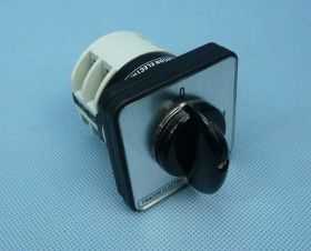 TK-329/4 32A 4P 11kW PRZEŁ.KRZYWK.BO