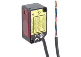 Czujnik laserowy odbiciowo-dyfuzyjny 44x25x20mm Sn:65-135mm 70µm triangulacja 12-24V DC PNP NC/NO kabel 2m PT440302