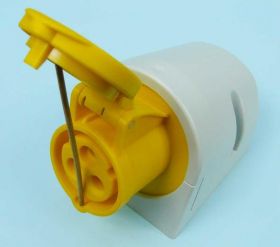 GN.SIŁOWE STAŁE 16A/115V 3-PIN IP44 PCE