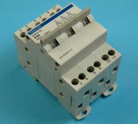 SVK-3-32A PRZEŁ.SIEĆ-AGREGAT 3P SZ