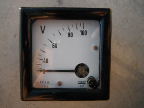 Woltomierz 0-100V miernik tablicowy Lumel E-17