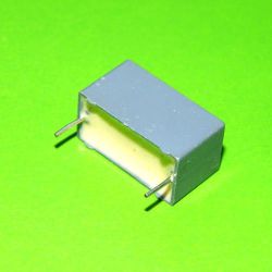 Kondensator 47nF 63V 1% producent ARCOTRONIC 22mm x 12mm x 11mm