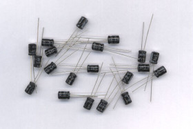 4,7uF/63V/105C MINIATUROWY 5X7MM (OPAK. 20 SZT.) KONDENSATOR ELEKTROLITYCZNY