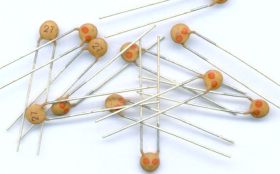 27pF/50V r=5mm KONDENSATOR CERAMICZNY