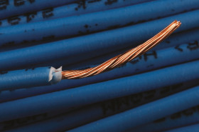 Przewód montażowy 0,75 mm2 Niebieski RS PRO Bezhalogenowe 18 AWG 500 V dł. 100m 24/0,2 mm +90°C BS EN 50525-3-41, Klasa