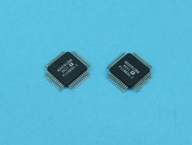 ADuC-812 QFP-52 12-Bit ADC UKŁAD