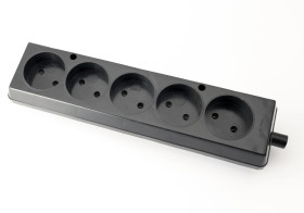 Gniazdo przenośne pięciokrotne 16A 2P 250V czarne GN-560