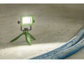 NA. Naświetlacz LED z akumu, ALLEDO 20W,