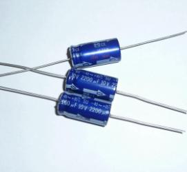 Kondensator elektrolityczny osiowy 2200uF 10V