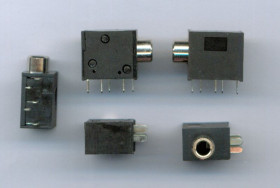 GNIAZDO JACK 3,5mm STEREO PIONOWE 4-POLOWE CZARNE (ZLJACK GN35-PION4POL-BL)