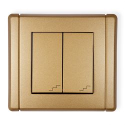 Łącznik podwójny schodowy