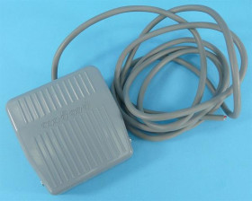 PRZEŁ.NOŻNY 10A/250V TFS-201 2mb SZARY