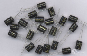 820uF/6,3V/105C LOW ESR (OPAK. 10 SZT.) KONDENSATOR ELEKTROLITYCZNY