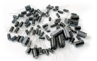 VAVT703 Zestaw startowy - Kondensatory elektrolityczne - 100 sztuk