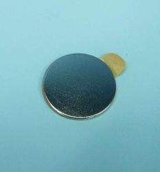 MAGNES OKRĄGŁY 20x1mm Z KLEJEM