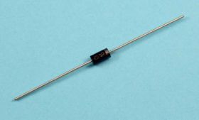 BZW06-5V8 DO-15 NS 600W TRANSIL