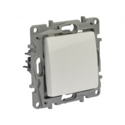 Łącznik krzyżowy pojedynczy NILOE biały 10AX bez piktogramu Legrand