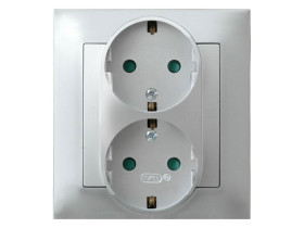 IMPRESJA Gniazdo podwójne z uziemieniem schuko z przesłonami torów prądowych kompletne z ramką srebro GP-2YSP/18 OSPEL
