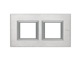 AXOLUTE Ramka 2 podwójna prostokątna pozioma 2X2 moduły szczotkowany chrom HA4802M2HCR LEGRAND