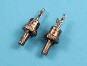 TS-22-8/01 TRIAK