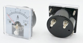 Analogowy amperomierz z bocznikiem panelowy w kwadratowej obudowie 5A