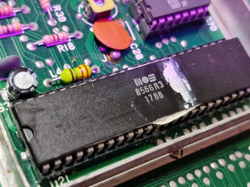 MOS 8566R3 VIC IIe [PAL] - Video Interface Controller for Commodore C128(D)
