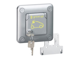 SOLIROC Gniazdo pojedyncze z uziemieniem Green'UP z klapką zamykana na klucz IP55/K10 077898 LEGRAND