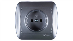 Simon Akord Gniazdo Pojedyncze B/U 16A Ip20 Aluminium Metalizowane Ag1e/26