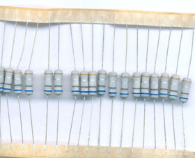 REZYSTOR 1W 0,68 ohm (50 SZTUK)