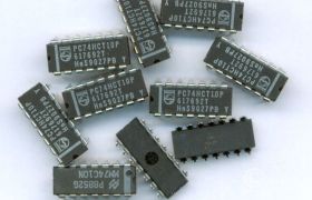 7410 PC74HCT10P UKŁAD SCALONY