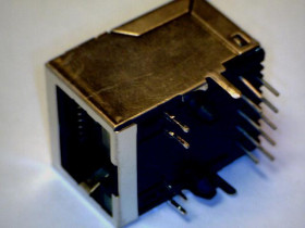 Gniazdo RJ45 THT ekranowane - CCR1009