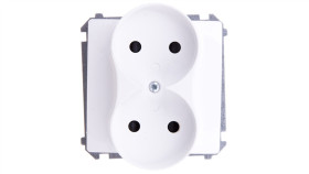 Simon Basic Gniazdo Podwójne B/U 16A Ip20 Z Przesloną Torów Białe Bmg2mz.01/11