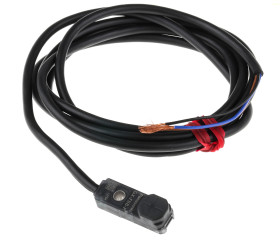 Czujnik zbliżeniowy Indukcyjny 2,5 mm Panasonic Niewpuszczany 12 → 24 V DC długość 24mm w obudowie prostokątnej