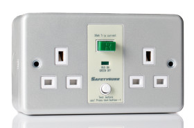 Gniazdo z wyłącznikiem różnicowoprądowym, 13A, l. ścieżek: 2, Pasywny, 30mA, Montaż powierzchniowy, 230 V AC 2