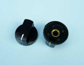 GAŁKA CZARNA 13mm FI=5mm BLOK.ŚRUBA