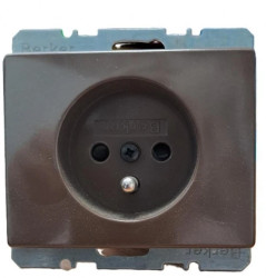 Berker Arsys Gniazdo z uziemieniem z podwyższoną ochroną styków brązowy 6765750001