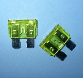 20A UNI YELLOW SAM.BEZP.PŁASKI!TP2144