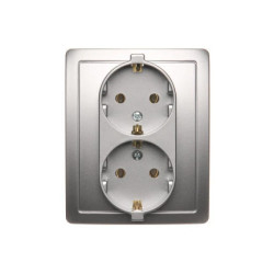 Simon Basic Gniazdo wtyczkowe z uziemieniem Schuko podwójne srebrny mat BGSZ2/43