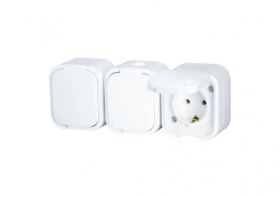 B2 Gniazdo potrójne 3x2P+Z SCHUKO bryzgoodporne z klapką w kolorze wyrobu IP54