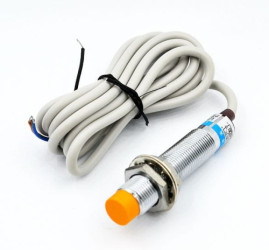 LJ12A3-4-Z/BY czujnik indukcyjny M12, PNP / NO, zakres działania 4mm