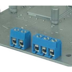 Klucz polaryzacyjny 3 -pinowe raster 5mm Montaż na płytce drukowanej Żeński Amphenol Industrial