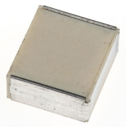 Kondensator foliowy 100nF 630V dc KEMET Poliester Montaż powierzchniowy ±10