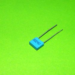 Kondensator 15nF 250V 7mm x 6mm x 2mm