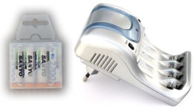 ładowarka N8168N + 4 x R6/AA Sanyo 2700 BOX