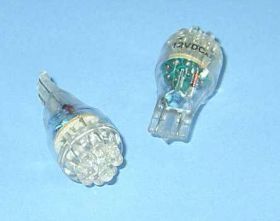 R-10 12V 9xLED BIAŁA Z COKOŁ.PLAS.