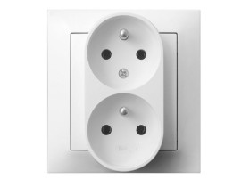 IMPRESJA Gniazdo podwójne z uziemieniem z funkcją niezamienności faz kompletne z ramką biały GP-2YC/00 OSPEL