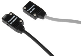 Czujniki fotoelektryczne w obudowie prostokątnej Panasonic PNP zakres 500 mm LED