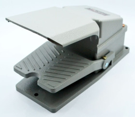 SFMP-1 przełącznik nożny z osłoną ON-(ON)